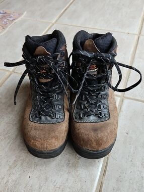 Durable Brown Leather Hiking Boots - Garmont